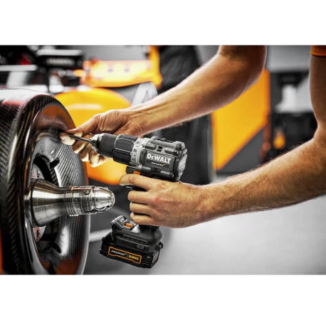Дриль-шуруповерт акумуляторний ударний McLaren F1 TEAM LIMITED EDITION XR Li-lon 18В 1.7Аг 90Нм DeWALT DCD85ME2GT фото