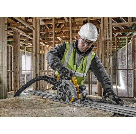 Пила дискова акумуляторна DeWALT DCS572NT з іншого ракурсу