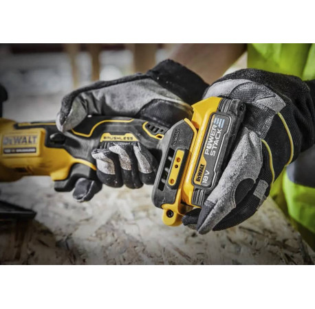 Пила дискова акумуляторна 115мм XR Li-lon 18В 1.7Аг DeWALT DCS571E1T в магазині Tools DeWalt