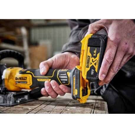 Фрезер ламельний акумуляторний XR Li-lon 18В 900Вт DeWALT DCW682N фото
