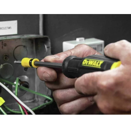 Отвертка битодержатель Full Fit 6 Way c набором 2 Биты DeWALT DWHT66569-0 с доставкой
