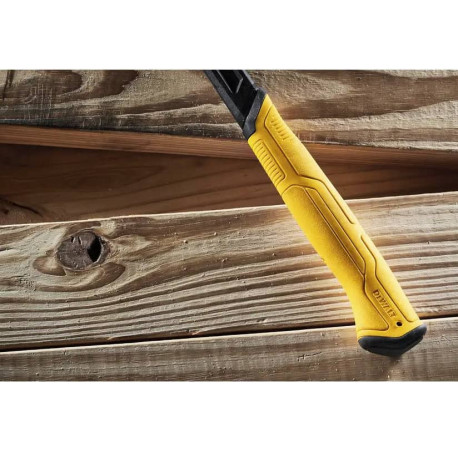 Молоток з цвяходером CURVE-CLAW 34см вага головки 454гр DeWALT DWHT51002-0 в магазині Tools DeWalt