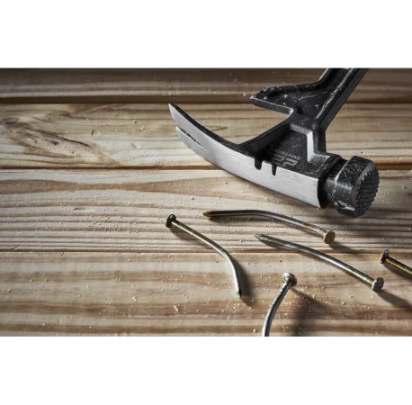 Молоток з цвяходером DEM-CLAW 43см вага головки 624гр DeWALT DWHT51008-0 з іншого ракурсу