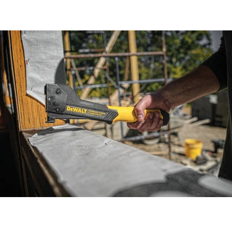 Степлер ударний Carbon Fibre для скоб типу G DeWALT DWHT75900-0 в магазині Tools DeWalt
