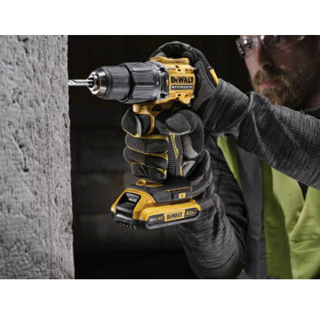 Дриль-шуруповерт акумуляторний ударний 100 Years XR Li-lon 18В 2Аг 68Нм DeWALT DCD100YD2T з іншого ракурсу