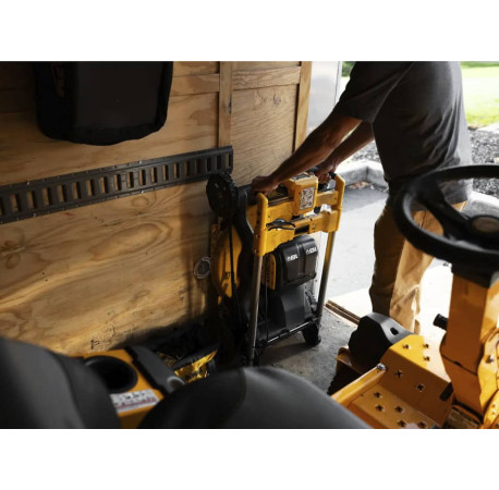 Газонокосилка аккумуляторная самоходная 53см XR Li-lon 2х18В DeWALT DCMWSP156N 