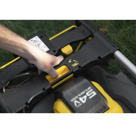 Газонокосарка акумуляторна 53см XR Flexvolt Li-lon 54B DeWALT DCMWP500N фото