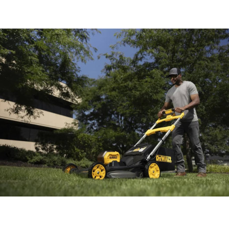 Газонокосилка аккумуляторная самоходная 53см XR Li-lon 54В DeWALT DCMWSP550N стоимость