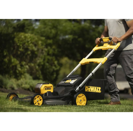 Газонокосилка аккумуляторная самоходная 53см XR Li-lon 54В DeWALT DCMWSP550N фото