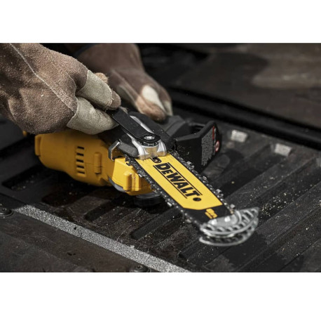 Мини-пила цепная аккумуляторная XR Li-lon 18В DeWALT DCMPS520N с другого ракурса