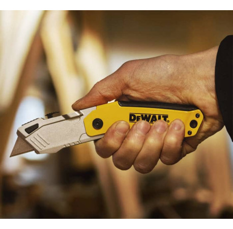 Нож трапеция складной 160мм с выдвижным лезвием DeWALT DWHT10261-0 с другого ракурса