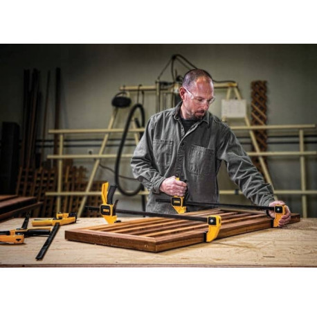 Струбцина L тригерна 600х83мм стиснення 135кг DeWALT DWHT0-83194 в магазині Tools DeWalt