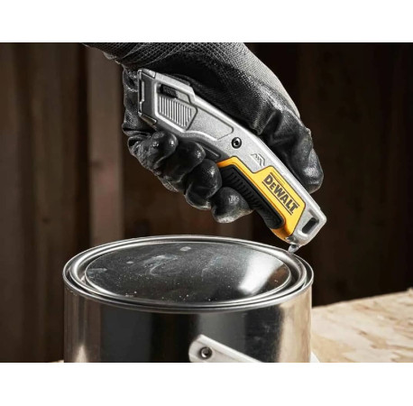 Ніж трапеція 150мм з висувним лезом DeWALT DWHT10054-0 з іншого ракурсу