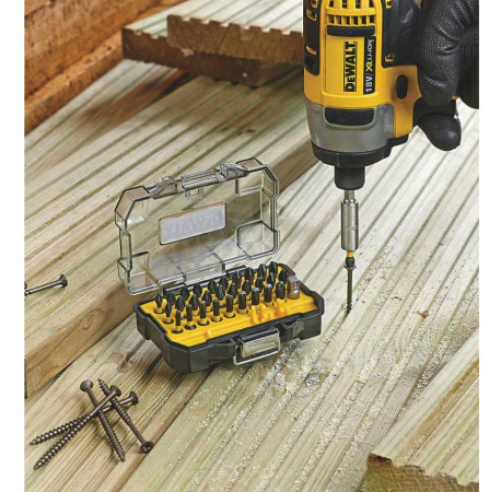 Набір біт і магнітний тримач 32 шт DeWALT DT70560T ціна