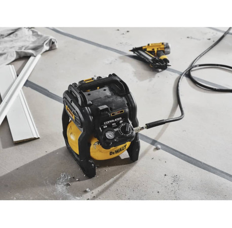 Компресор повітряний акумуляторний XR Li-lon 18В 10л DeWALT DCC1018N у Львові