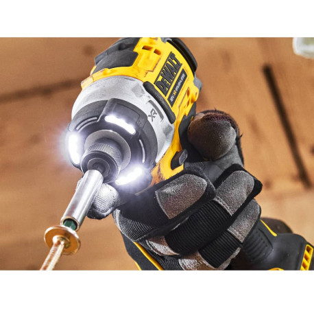 Шурупокрут акумуляторний ударний XR Li-lon 18В 282Нм DeWALT DCF860N з іншого ракурсу