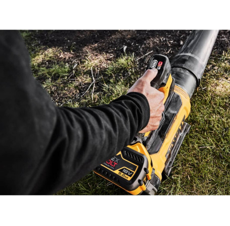 Повітродувка акумуляторна XR FLEXVOLT Li-lon 54В 258км.г DeWALT DCMBL777N каталог