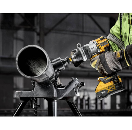 Дриль-шуруповерт акумуляторний ударний XR Li-lon 18В 8Аг 169Нм DeWALT DCD1007WW1T вартість