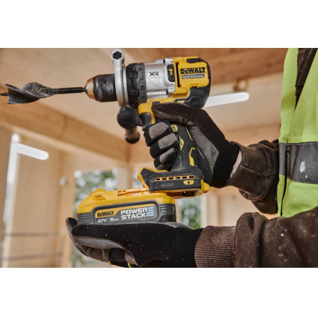 Дриль-шуруповерт акумуляторний ударний XR Li-lon 18В 8Аг 169Нм DeWALT DCD1007WW1T з іншого ракурсу