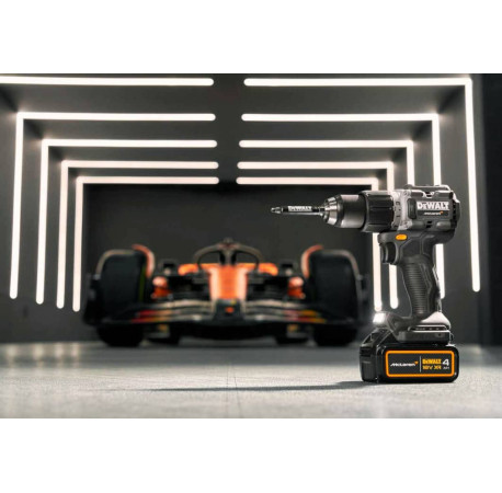 Набір з двох акумуляторних інструментів McLaren F1 TEAM LIMITED EDITION XR Li-lon 18В 4Аг DeWALT DCK200MM2T 