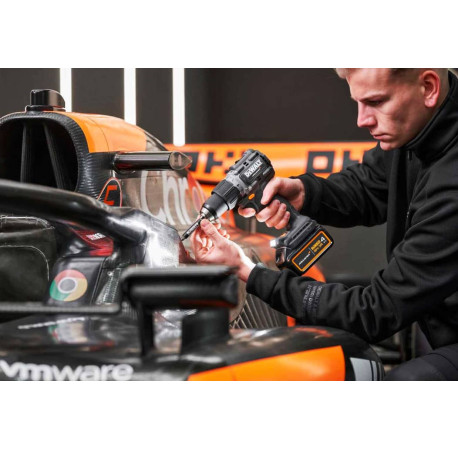 Набір з двох акумуляторних інструментів McLaren F1 TEAM LIMITED EDITION XR Li-lon 18В 4Аг DeWALT DCK200MM2T 