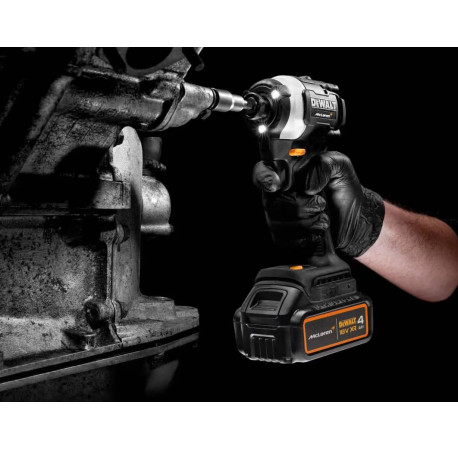 Шурупокрут акумуляторний ударний McLaren F1 TEAM LIMITED EDITION XR Li-lon 18В 4Аг 205Нм DeWALT DCF85MM2T 