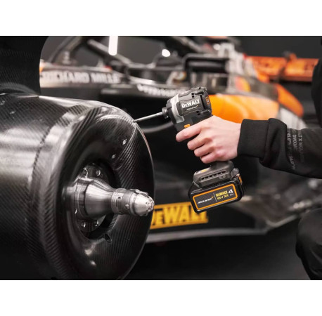 Шурупокрут акумуляторний ударний McLaren F1 TEAM LIMITED EDITION XR Li-lon 18В 4Аг 205Нм DeWALT DCF85MM2T 