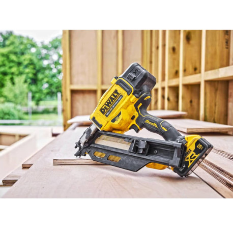 Пистолет гвоздозабивной аккумуляторный XR Li-lon 18В DeWALT DCN930N с доставкой