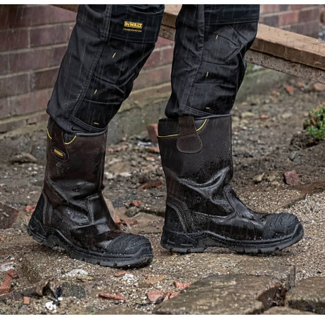 Чоботи робочі з композитним носком Millington S3 WR SRC HRO DEWALT DWF50202-104 з іншого ракурсу