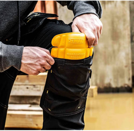 Захисні наколінники DeWALT DWC15-001 ціна