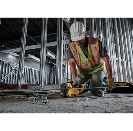 Різак шпильок акумуляторний DeWALT DCS350NT з доставкою
