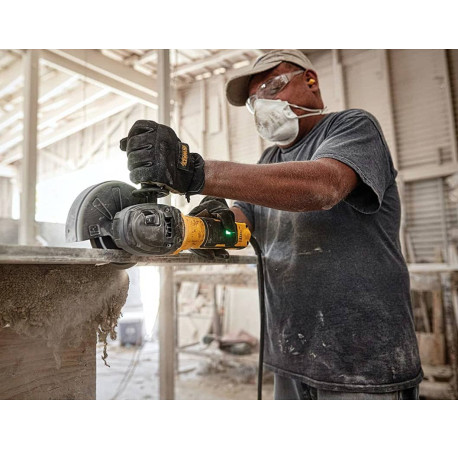 Угловая шлифмашина Болгарка сетевая DeWALT DWE4369 в Тулс ДеВолт