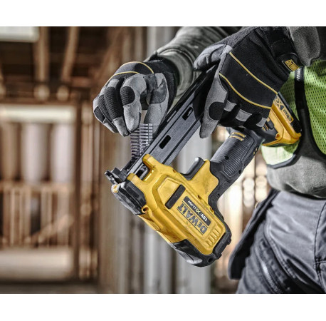 Степлер скобозабивний акумуляторний DeWALT DCN701D2 фото