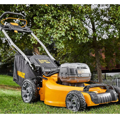 Газонокосарка акумуляторна 48см XR Li-lon 2х18В 5Аг DeWALT DCMW564P2 у Львові