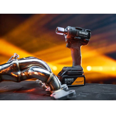 Гайковерт ударний акумуляторний McLaren F1 Team Special Edition XR Li-lon 18В 5Аг 610Нм DeWALT DCF92MP2T 