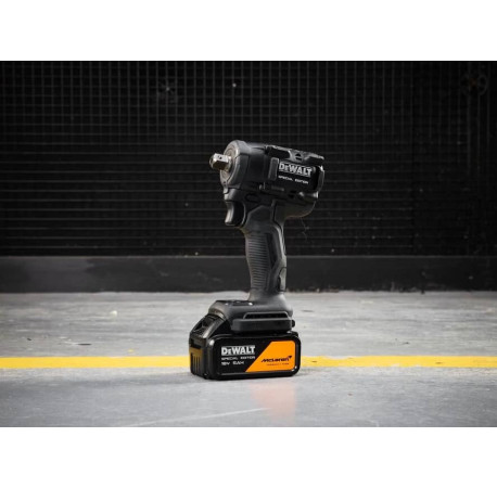 Гайковерт ударний акумуляторний McLaren F1 Team Special Edition XR Li-lon 18В 5Аг 610Нм DeWALT DCF92MP2T 