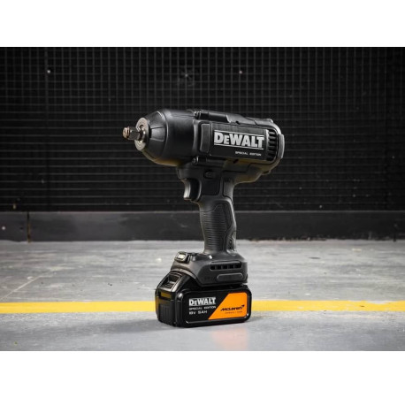 Гайковерт ударний акумуляторний McLaren F1 Team Special Edition XR Li-lon 18В 5Аг 1898Нм DeWALT DCF99MP2T фото