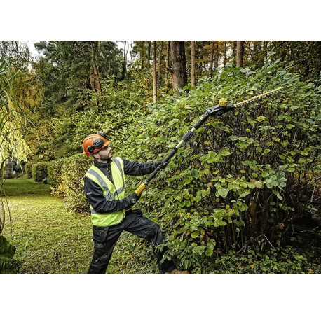 Кущоріз акумуляторний зі штангою DeWALT DCMPH566N з доставкою