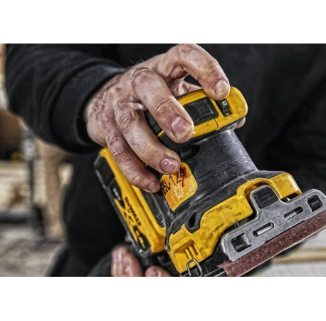 Шліфмашина вібраційна акумуляторна DeWALT DCW200NT вартість