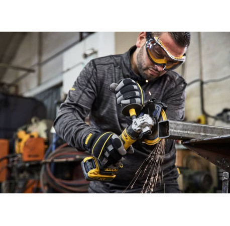 Кутова шліфмашина Болгарка акумуляторна XR Li-lon 18B 125мм 11000об DeWALT DCG404N з іншого ракурсу