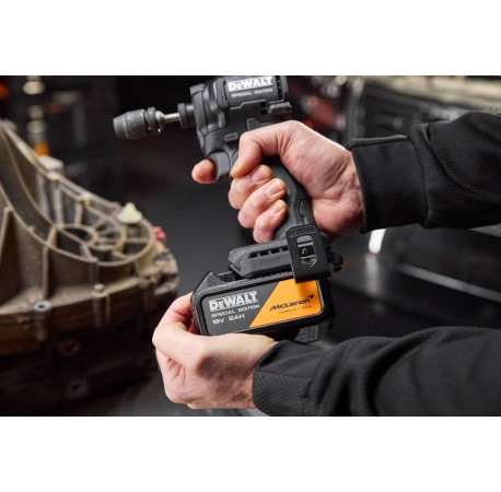 Шурупокрут акумуляторний ударний McLaren F1 Team Special Edition XR Li-lon 18В 5Аг 206Нм DeWALT DCF86MP2T 