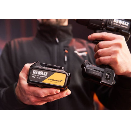 Дриль-шуруповерт акумуляторний ударний McLaren F1 Team Special Edition XR Li-lon 18В 4Аг 90Нм DeWALT DCD86MM2KT 