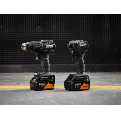 Набір з двох акумуляторних інструментів McLaren F1 TEAM SPECIAL EDITION XR Li-lon 18В 5Аг DeWALT DCK2222MP2T з доставкою