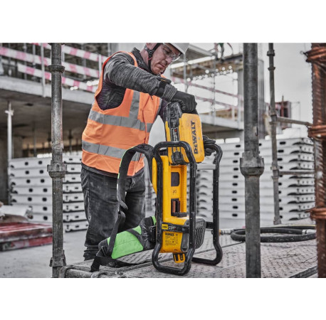 Вібратор-наплічник глибинний акумуляторний POWERSHIFT DeWALT DCPS310N з іншого ракурсу