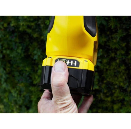 Кущоріз акумуляторний зі штангою Li-Ion 18B 4Аг Stanley Fatmax SFMCPH845M1 купити