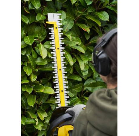 Кусторез аккумуляторный Li-Ion 18B 4Ач Stanley Fatmax SFMCHT855M1 с другого ракурса
