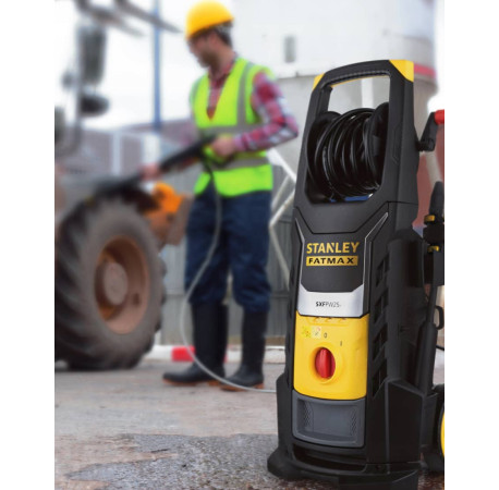 Мойка высокого давления электрическая 2.5кВт 150бар Stanley SXFPW25PE в магазине Tools DeWalt