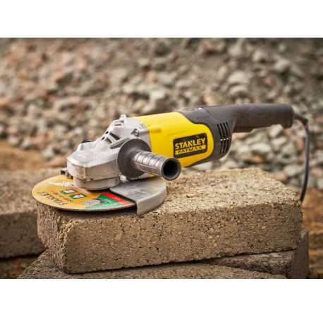 Шліфмашина кутова Болгарка мережева 230мм 2000Вт Stanley Fatmax FMEG232 в магазині Tools DeWalt