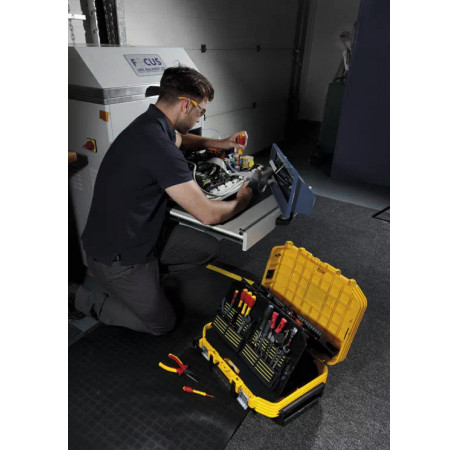 Ящик техника армированный стекловолокном FATMAX® 540х400х435 мм с колесами STANLEY FMST1-72383 