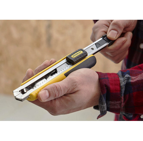 Нож FatMax Cartridge строительный сегментный 180 мм лезвие 18 мм Stanley 0-10-481 каталог
